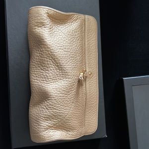 COLE HAAN BRUSHED GOLD CLUTCH ONE OWNER 😁